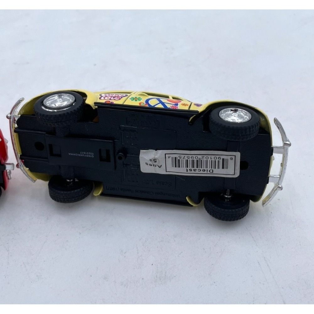 Lot of 2 Kinsmart 1967 Volkswagen Beetles Peace Love Diecast Model 1:32 Red 5" - Picture 11 of 12